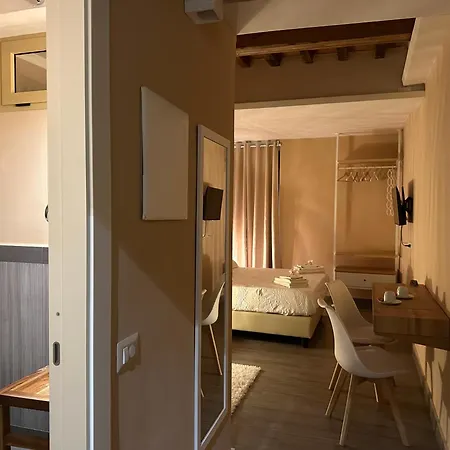 Via Di Mezzo 103 Konukevi